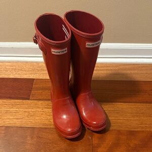 Girl hunter boots